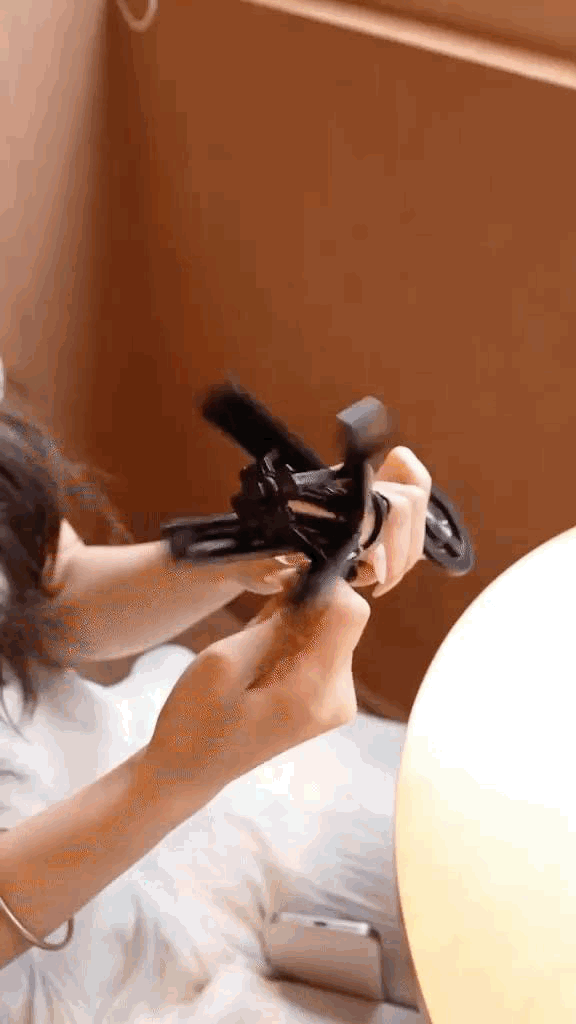 4-in-1 Magnetic Selfie Stick